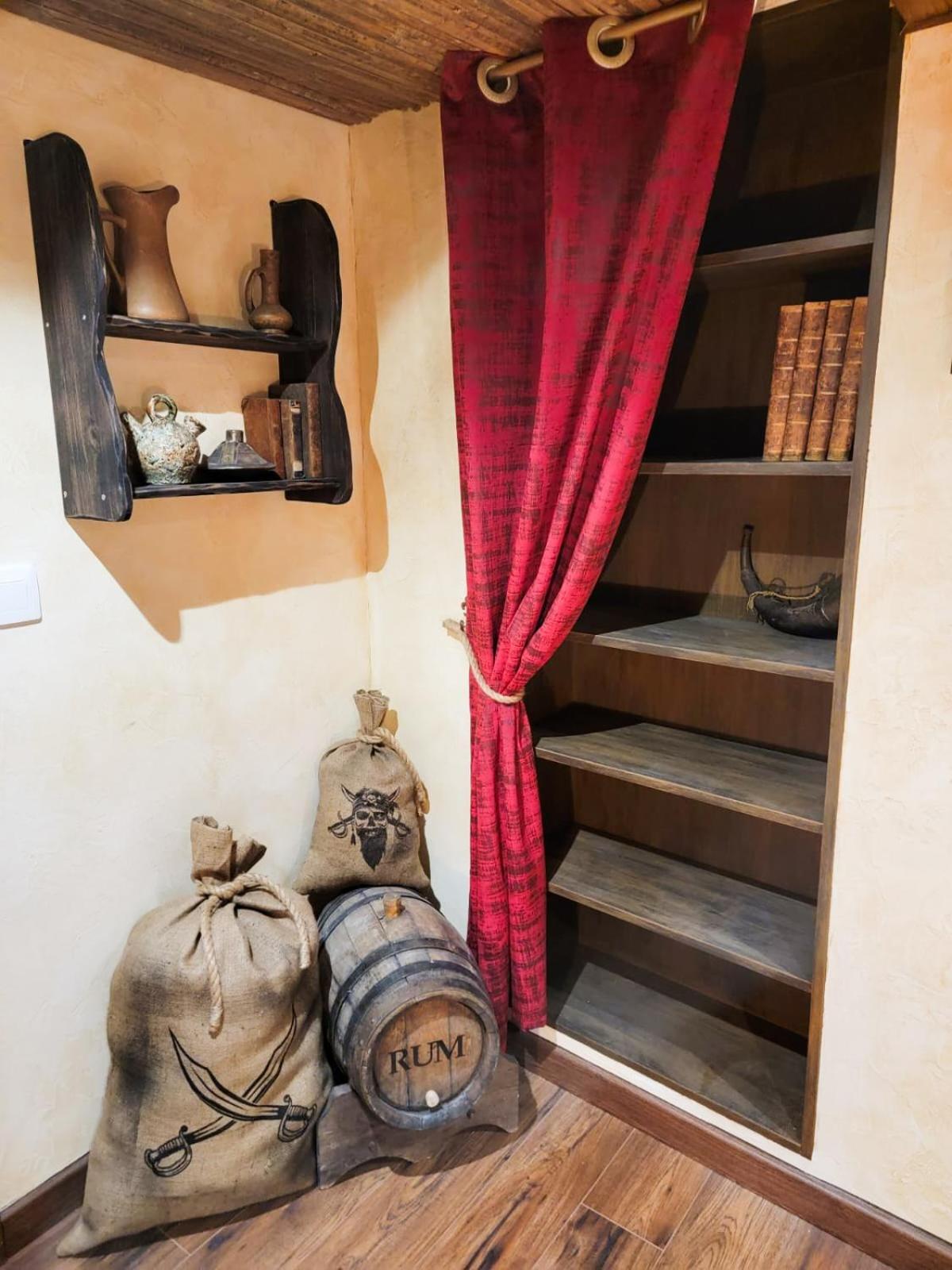 Le Repaire Des Pirates Logement Magique Sainte-Croix-en-Plaine Zewnętrze zdjęcie