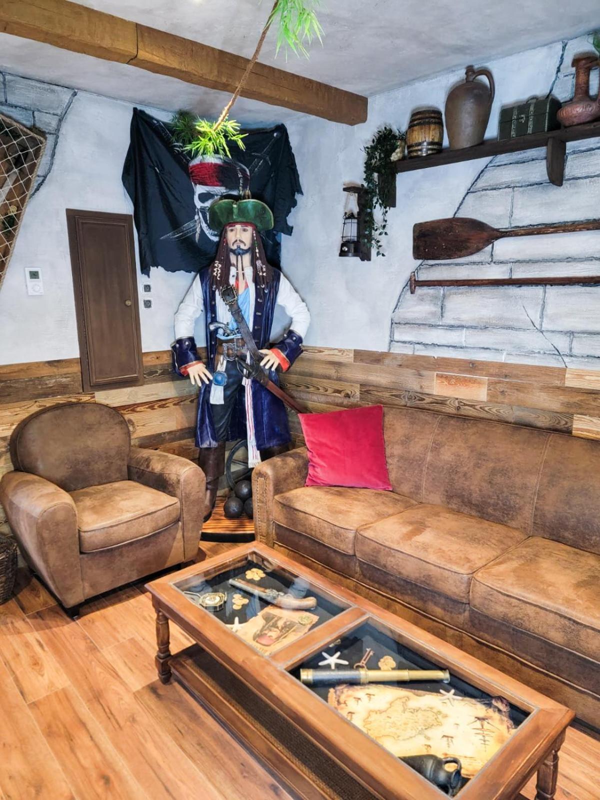 Le Repaire Des Pirates Logement Magique Sainte-Croix-en-Plaine Zewnętrze zdjęcie